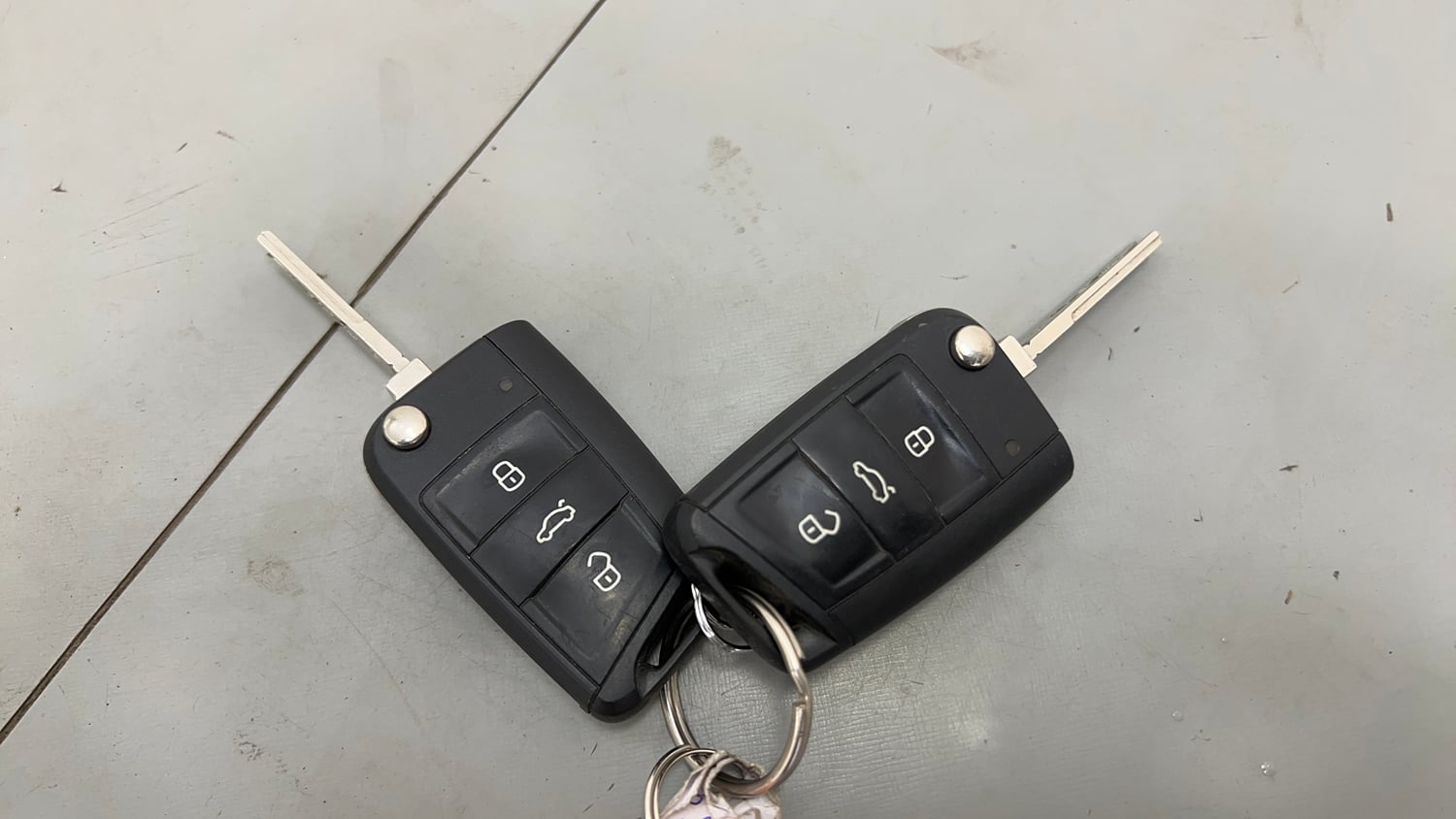 Used 2022 Skoda Slavia Ambition 1.0L TSI AT Petrol Automatic extra CAR KEY VIEW