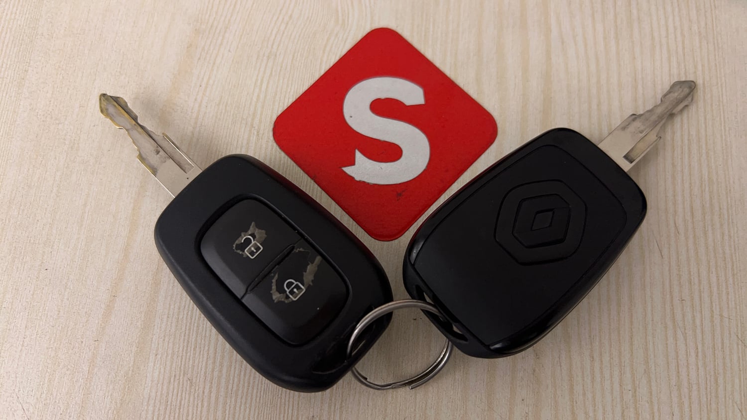 Used 2025 Renault Kwid RXT 1.0L AMT Petrol Automatic extra CAR KEY VIEW