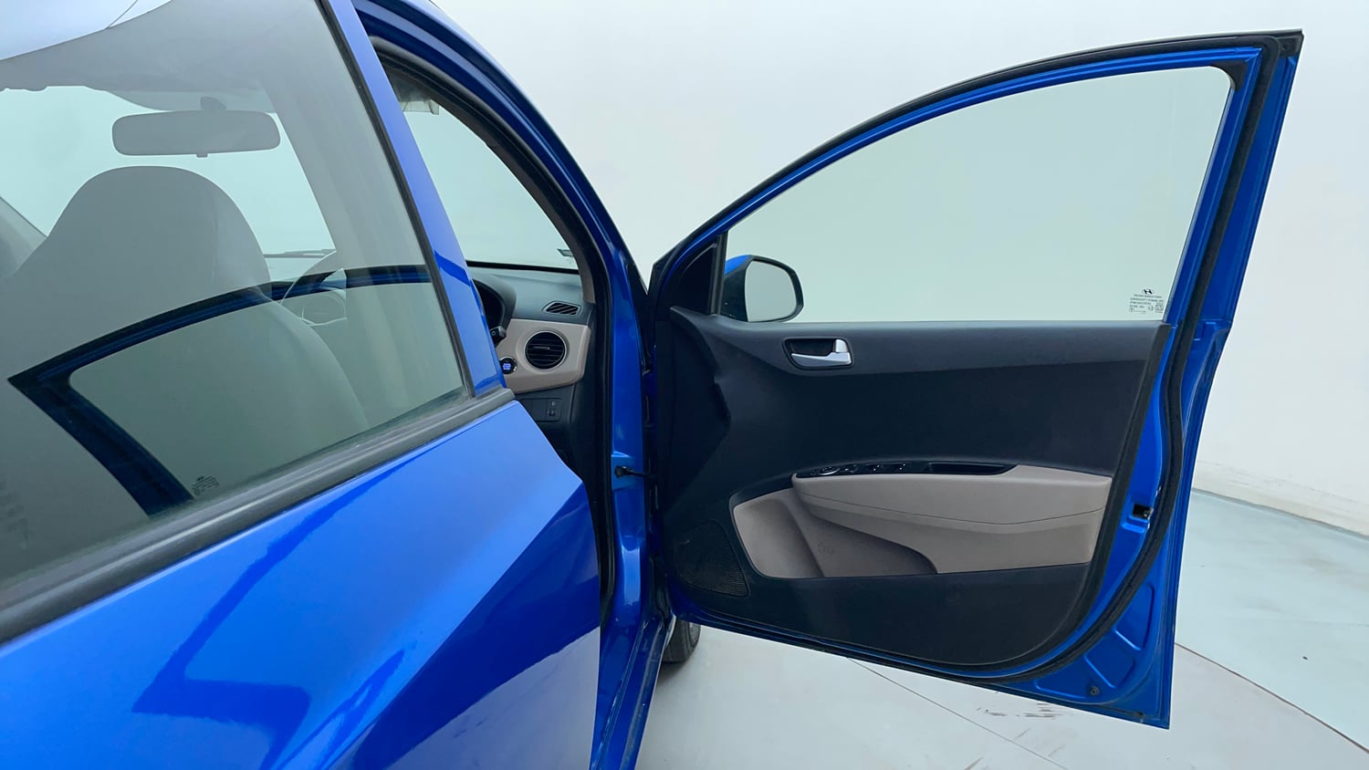 Used 2017 Hyundai Grand i10 Asta 1.2 Kappa VTVT Petrol Manual interior RIGHT FRONT DOOR OPEN VIEW