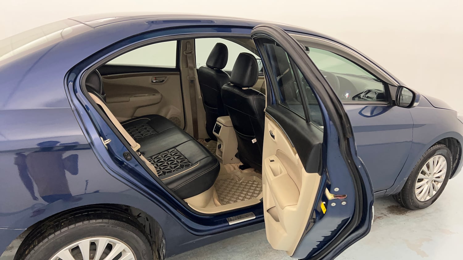 Used 2022 Maruti Suzuki Ciaz Zeta 1.5 Petrol Manual interior RIGHT SIDE REAR DOOR CABIN VIEW