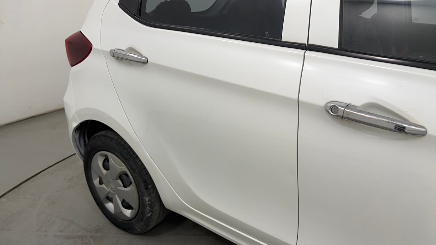 Used 2021 Tata Tiago XT Petrol Manual dents MINOR SCRATCH