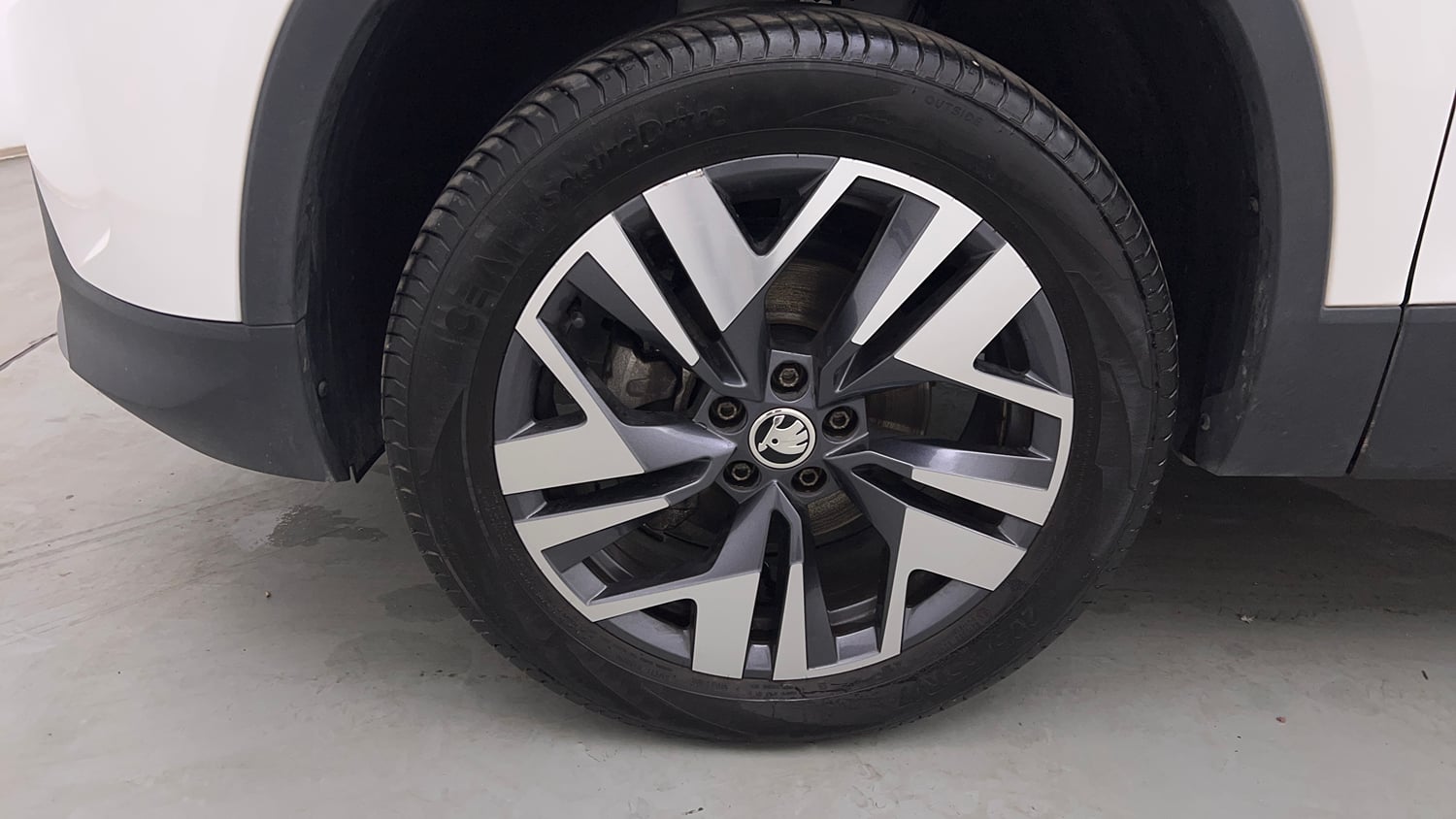 Used 2026 Skoda Kylaq Prestige+ 1.0 TSI MT Petrol Manual tyres LEFT FRONT TYRE RIM VIEW