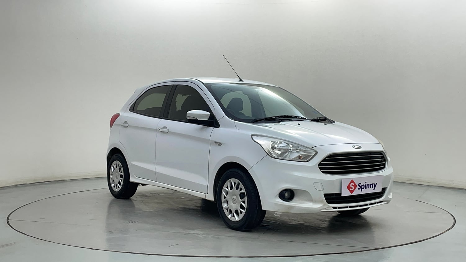 Used 2017 Ford Figo Trend 1.2 Ti-VCT Petrol Manual exterior RIGHT FRONT CORNER VIEW