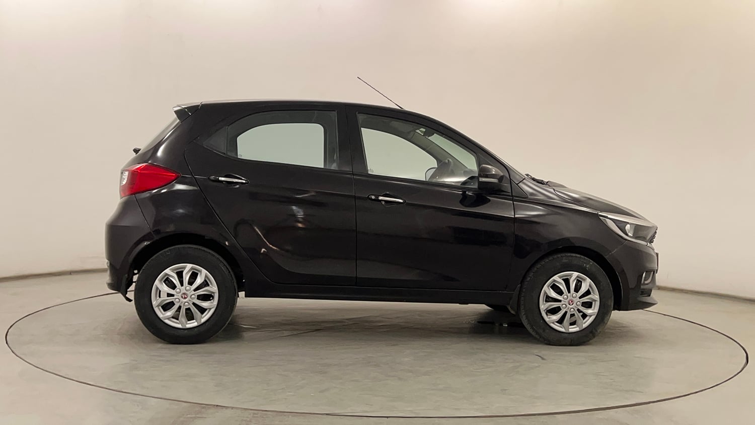 Used 2023 Tata Tiago XZ Plus CNG Cng Manual exterior RIGHT SIDE VIEW