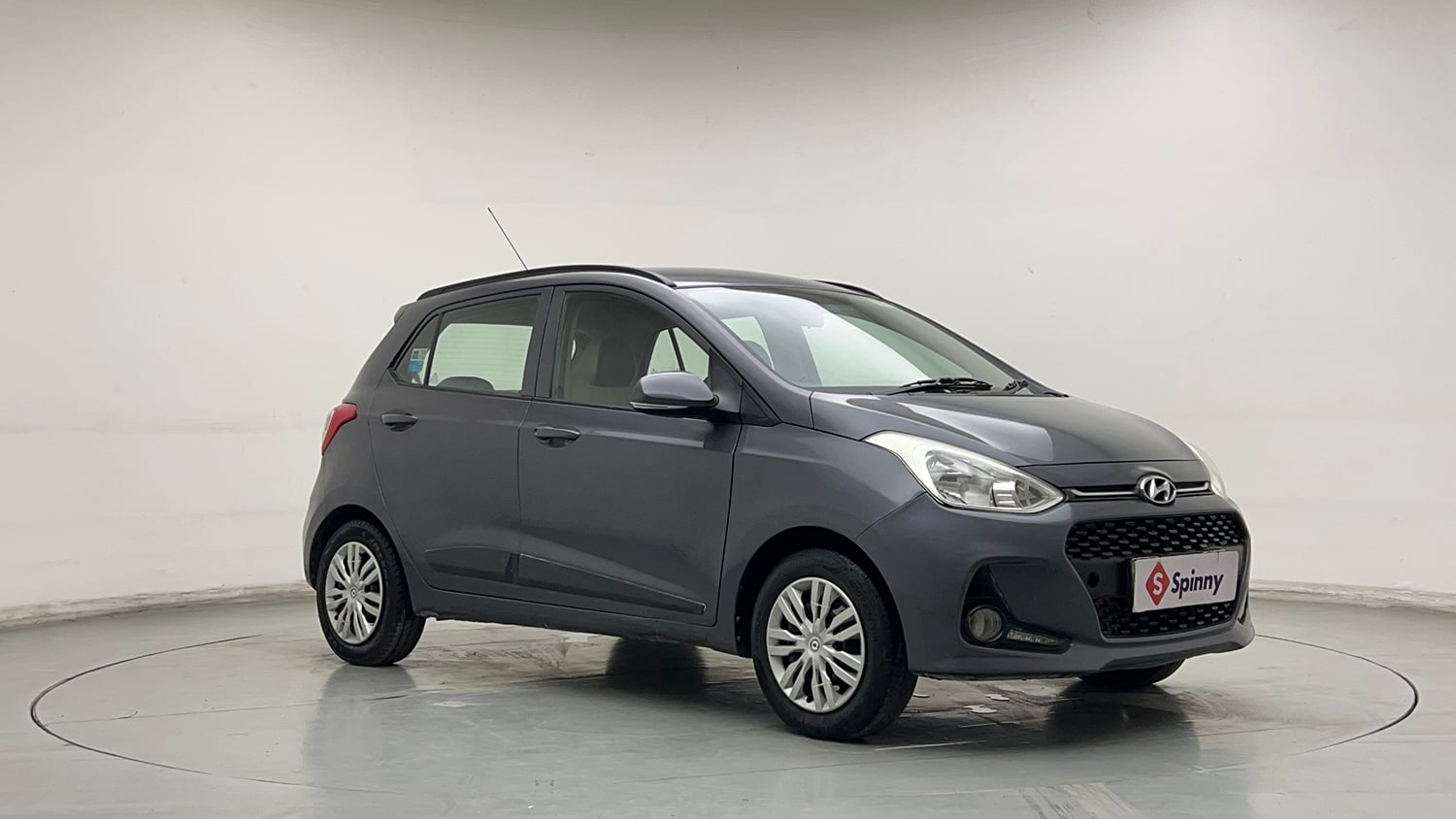 Used 2017 Hyundai Grand i10 Sportz (O) 1.2 kappa VTVT CNG (Outside Fitted) Cng Manual exterior RIGHT FRONT CORNER VIEW