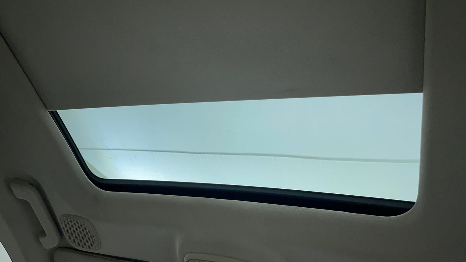 Used 2026 Mahindra XUV700 AX 7 Petrol AT Luxury Pack 7 STR Petrol Automatic top_features Sunroof