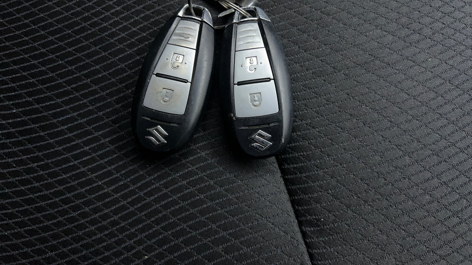 Used 2016 Maruti Suzuki Swift ZXi Petrol Manual extra CAR KEY VIEW