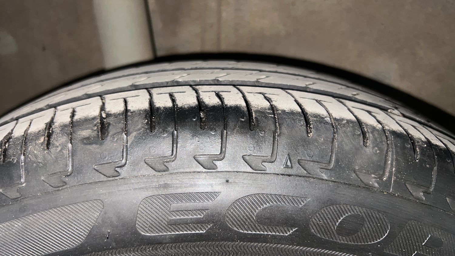 Used 2021 Maruti Suzuki Ignis Zeta 1.2 MT Petrol Manual tyres RIGHT REAR TYRE TREAD VIEW