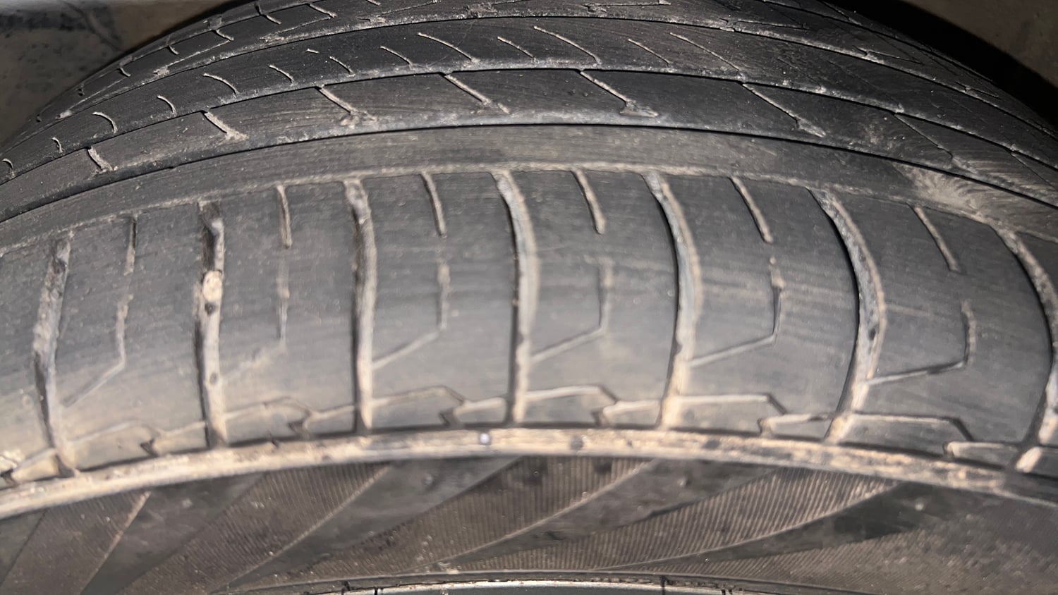 Used 2022 Kia Seltos HTX Plus 1.5 Diesel Diesel Manual tyres LEFT FRONT TYRE TREAD VIEW