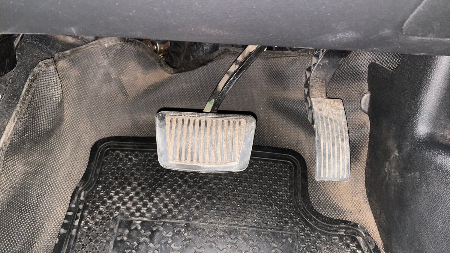 Used 2014 Hyundai Grand i10 Asta AT 1.2 Kappa VTVT Petrol Automatic interior PEDALS VIEW