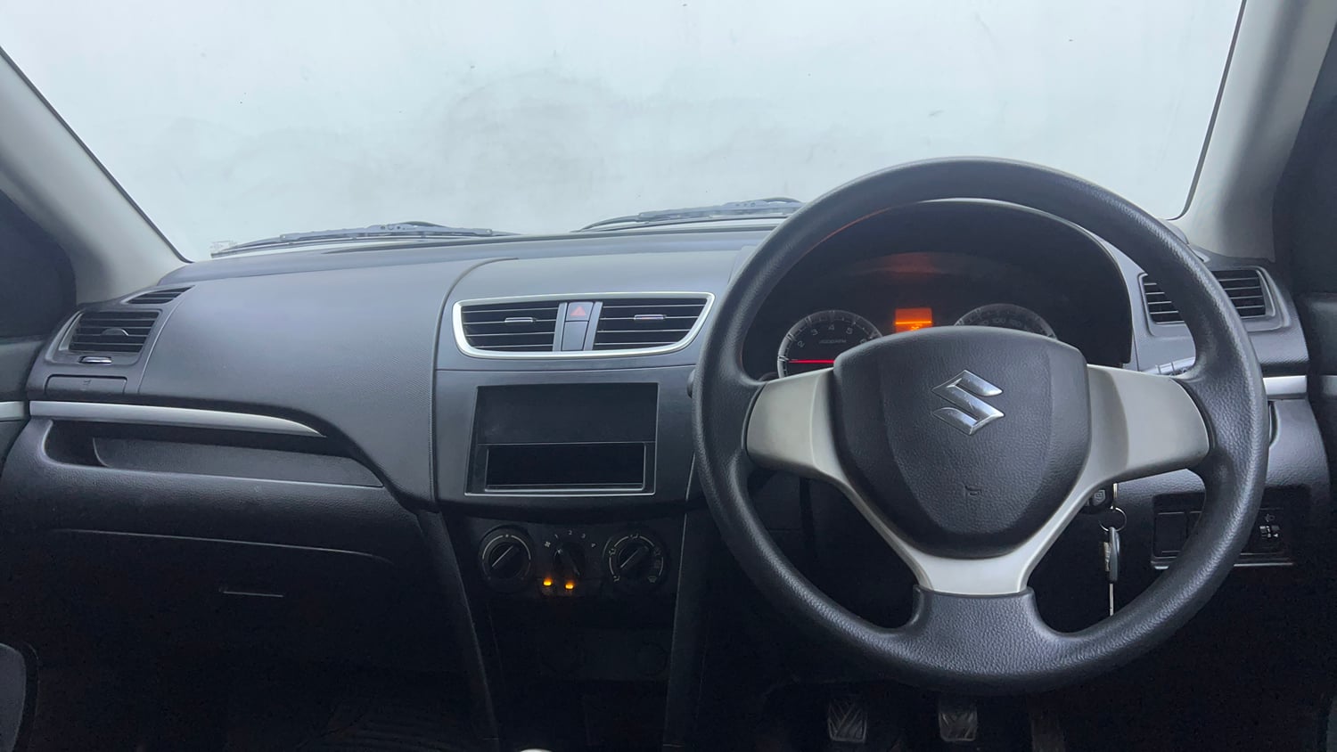 Used 2013 Maruti Suzuki Swift VXi Petrol Manual interior DASHBOARD VIEW