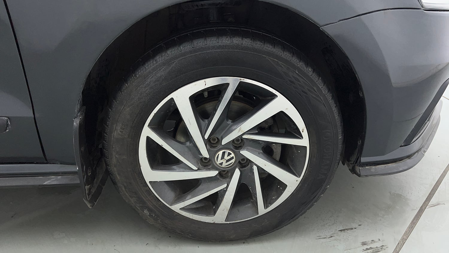 Used 2021 Volkswagen Polo Comfortline 1.0L MPI Petrol Manual tyres RIGHT FRONT TYRE RIM VIEW