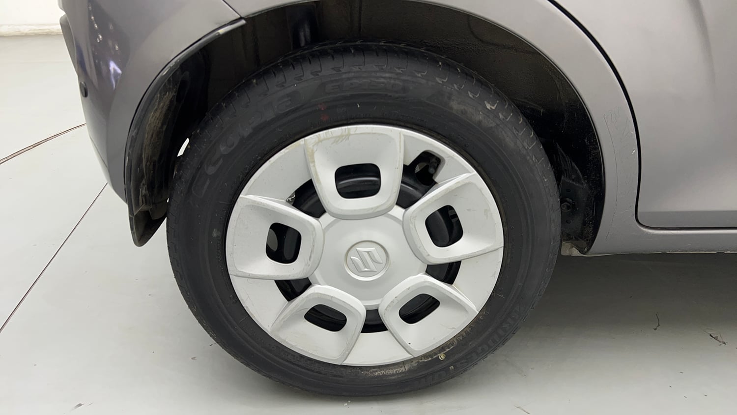 Used 2017 Maruti Suzuki Ignis Delta 1.2 MT Petrol Manual tyres RIGHT REAR TYRE RIM VIEW