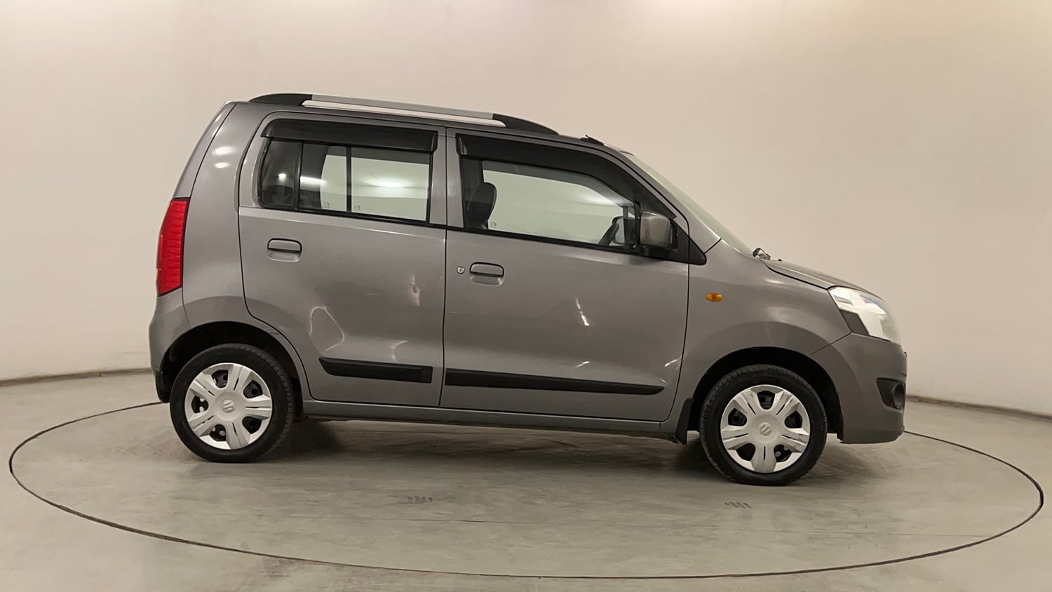 Used 2018 Maruti Suzuki Wagon R 1.0 VXI AMT Petrol Automatic exterior RIGHT SIDE VIEW