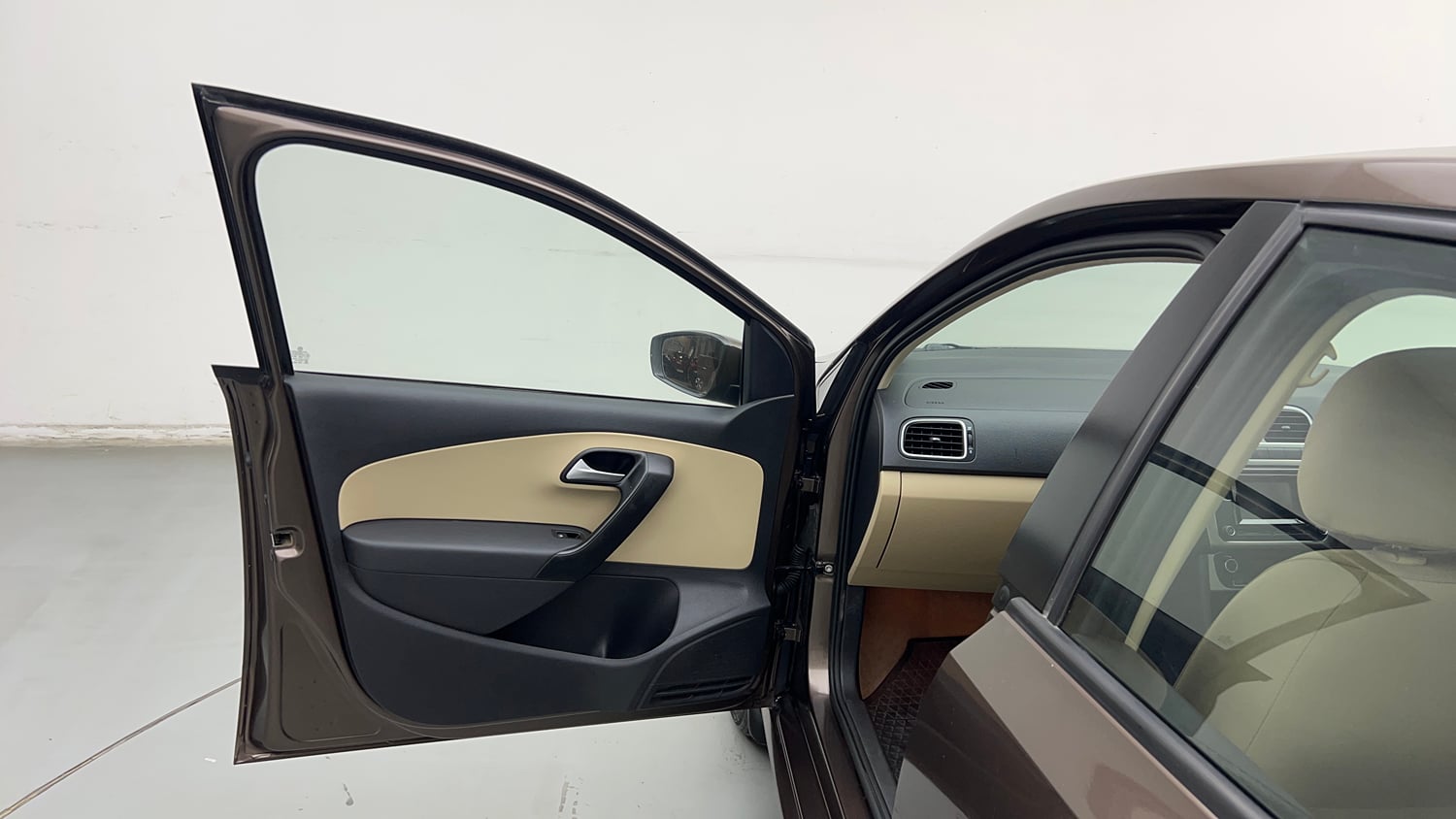 Used 2017 Volkswagen Ameo Highline1.2L (P) Petrol Manual interior LEFT FRONT DOOR OPEN VIEW