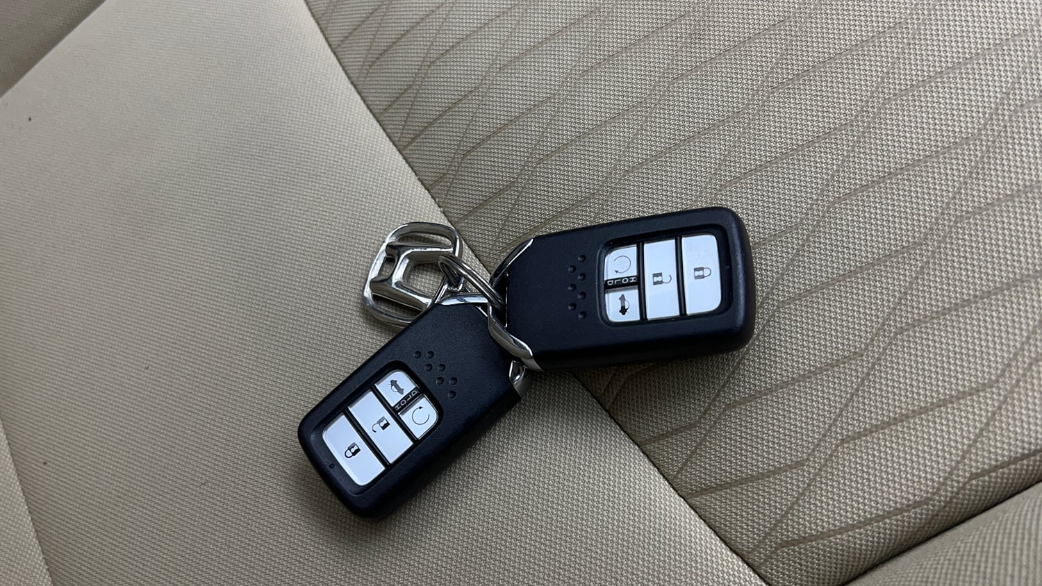 Used 2023 Honda City V Petrol CVT Petrol Automatic extra CAR KEY VIEW