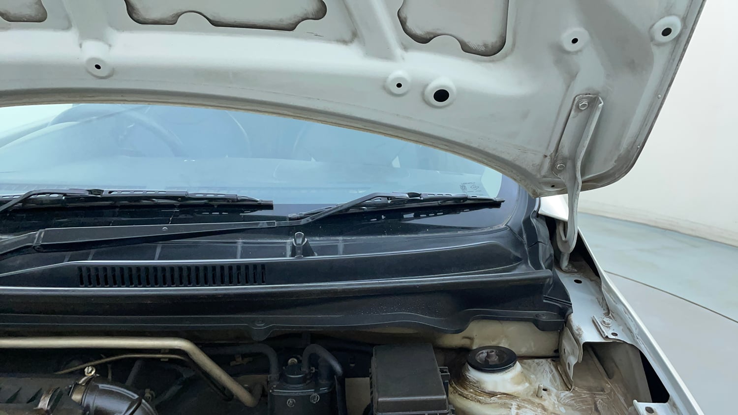 Used 2016 Maruti Suzuki Celerio ZXi AMT Petrol Automatic engine ENGINE LEFT SIDE HINGE & APRON VIEW