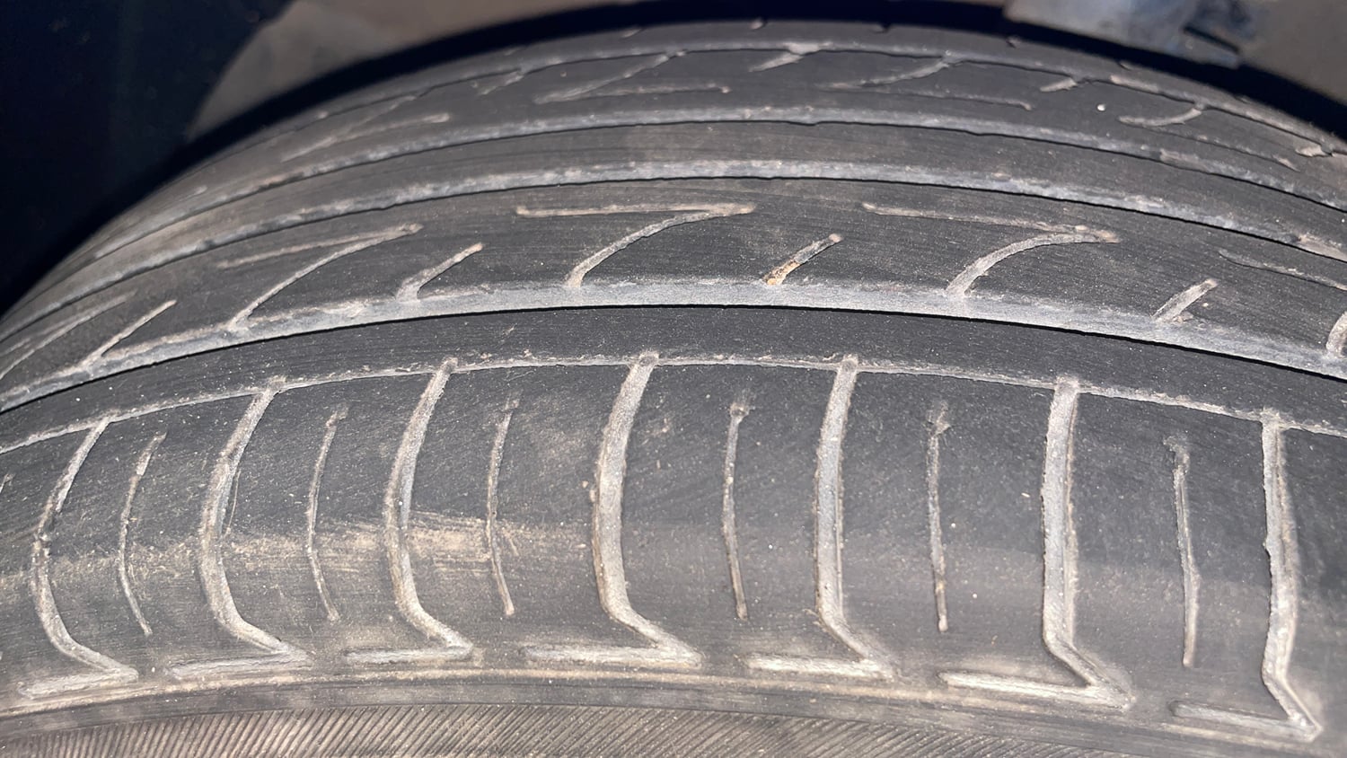 Used 2017 Hyundai Grand i10 Asta 1.2 Kappa VTVT Petrol Manual tyres LEFT FRONT TYRE TREAD VIEW