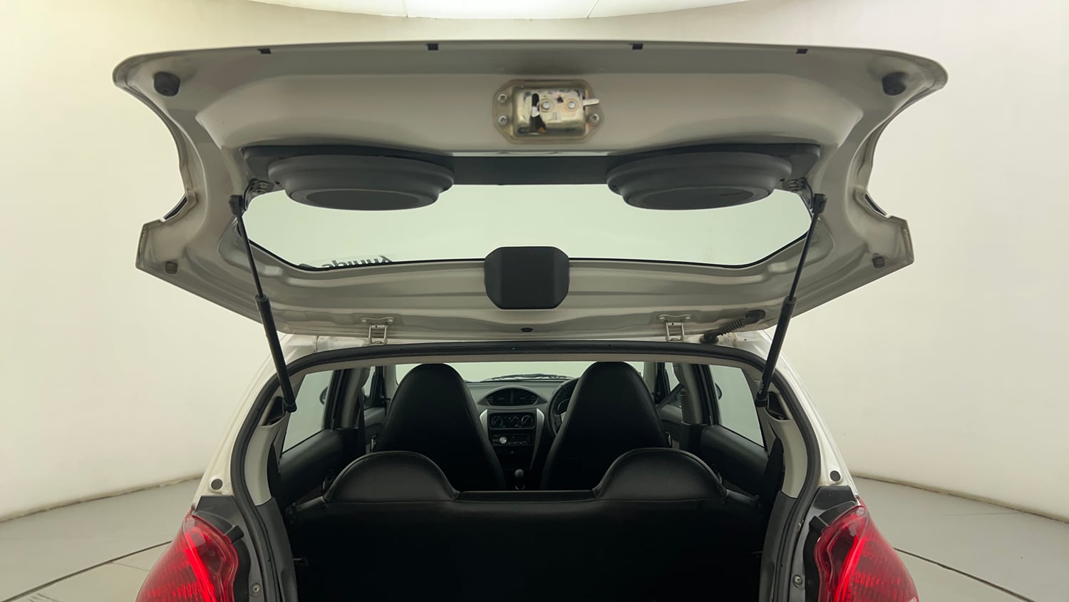 Used 2017 Maruti Suzuki Alto 800 LXi Petrol Manual interior DICKY DOOR OPEN VIEW