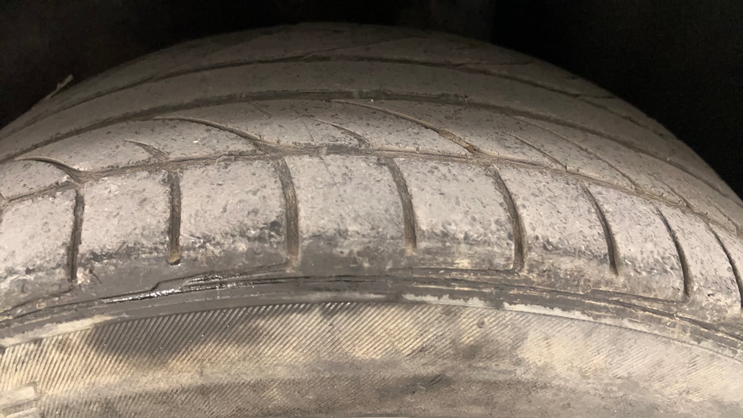 Used 2018 Ford EcoSport Titanium 1.5L Ti-VCT Petrol Manual tyres LEFT REAR TYRE TREAD VIEW