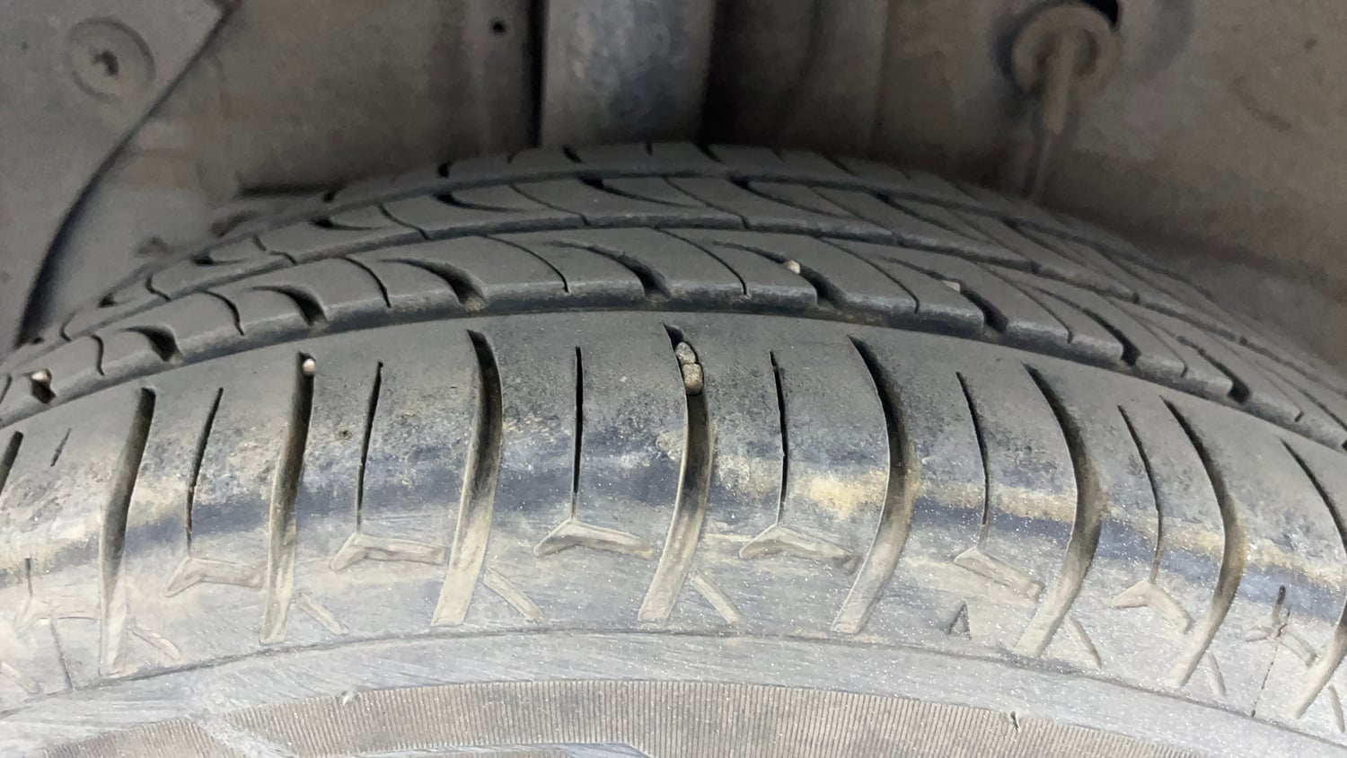 Used 2020 Hyundai Elite i20 Sportz Plus 1.2 Petrol Manual tyres RIGHT REAR TYRE TREAD VIEW
