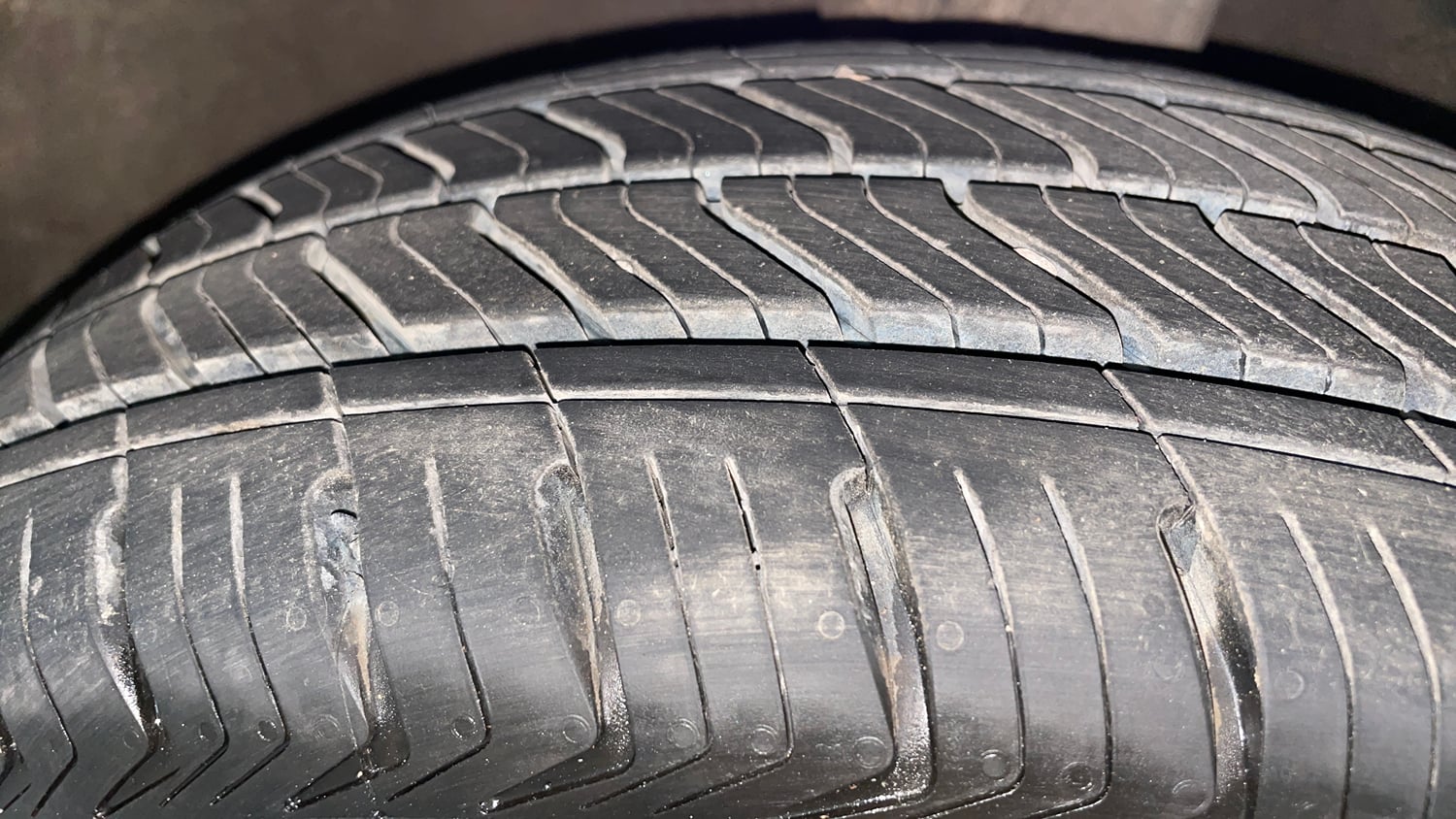 Used 2016 Maruti Suzuki Celerio ZXI (O) AMT Petrol Automatic tyres RIGHT FRONT TYRE TREAD VIEW
