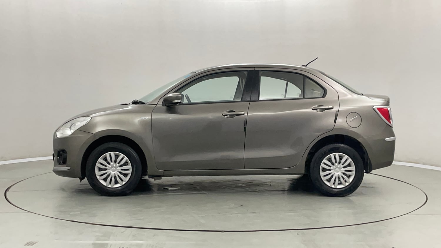 Used 2018 Maruti Suzuki Dzire VXi Petrol Manual exterior LEFT SIDE VIEW