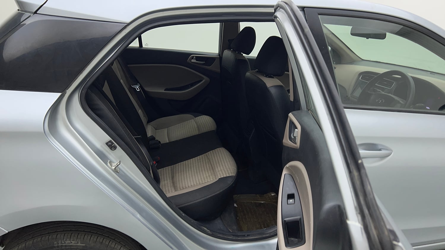 Used 2019 Hyundai Elite i20 Magna Executive 1.2 Petrol Manual interior RIGHT SIDE REAR DOOR CABIN VIEW