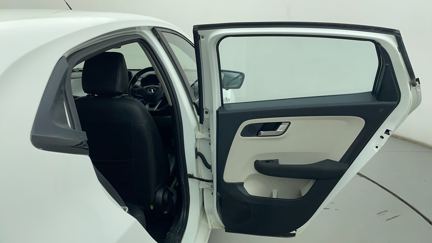 Used 2022 Tata Altroz XZA Petrol Petrol Automatic interior RIGHT REAR DOOR OPEN VIEW