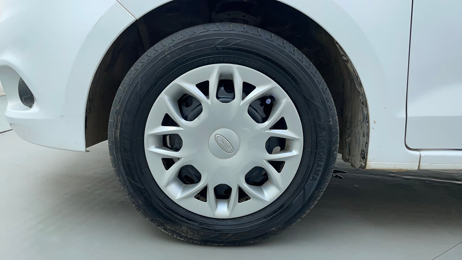 Used 2017 Ford Figo Trend 1.2 Ti-VCT Petrol Manual tyres LEFT FRONT TYRE RIM VIEW