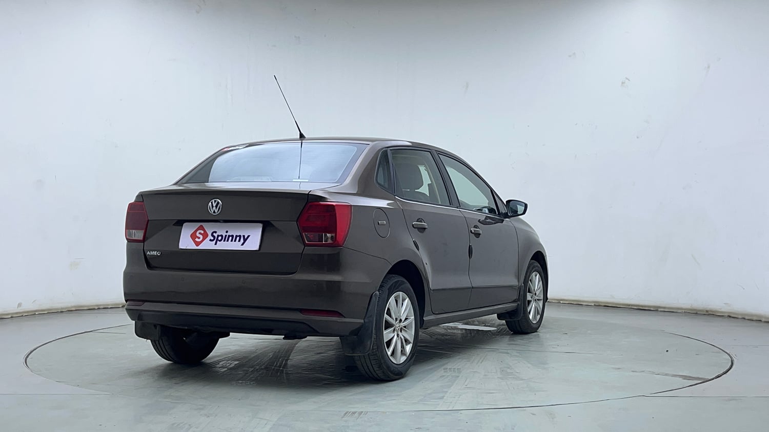 Used 2016 Volkswagen Ameo Highline 1.5L AT Diesel Automatic exterior RIGHT REAR CORNER VIEW