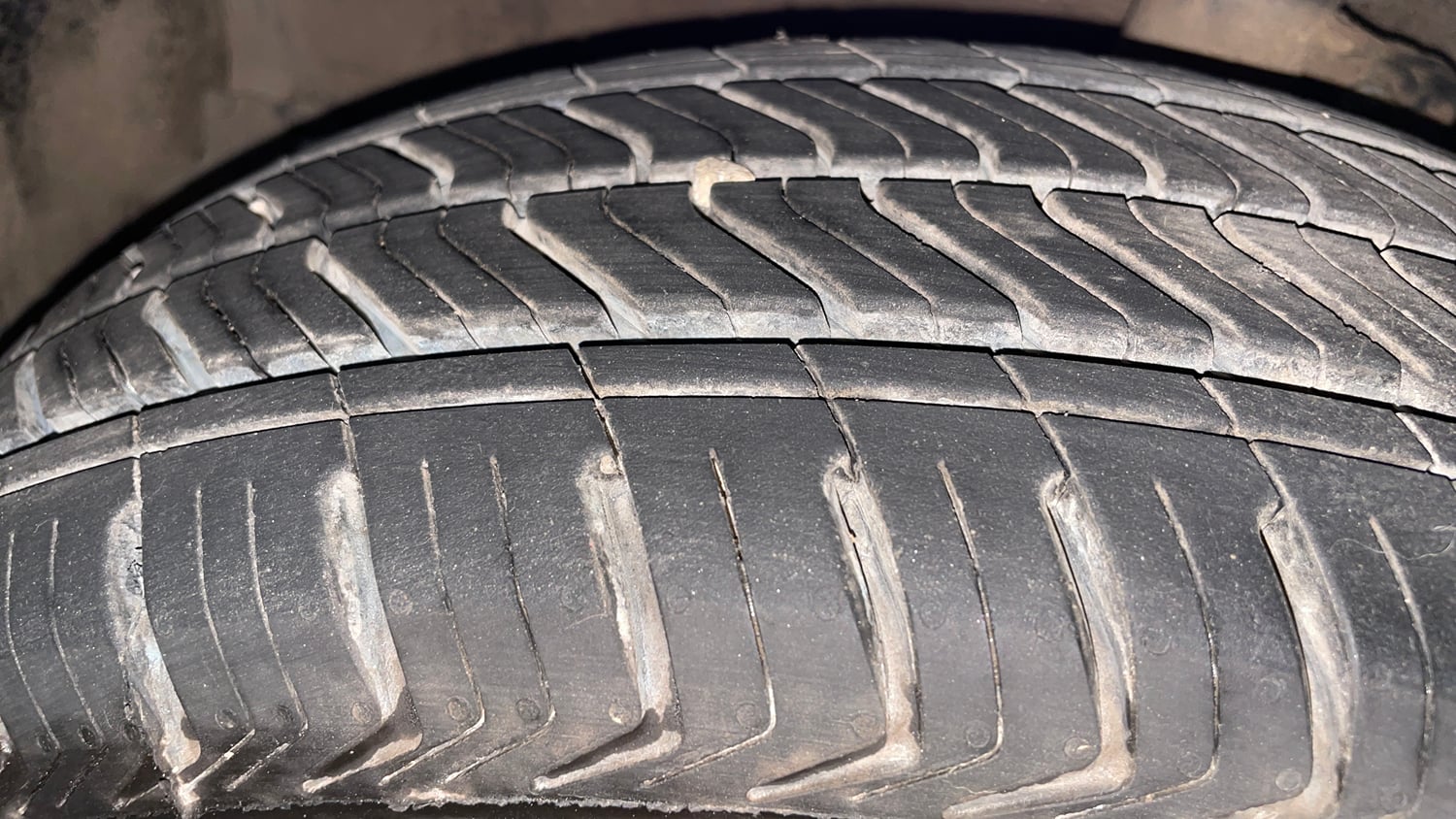 Used 2016 Maruti Suzuki Celerio ZXI (O) AMT Petrol Automatic tyres LEFT FRONT TYRE TREAD VIEW