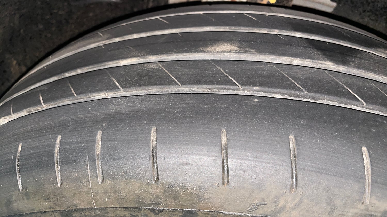 Used 2026 Tata Harrier EV Fearless + 75 Electric Automatic tyres RIGHT FRONT TYRE TREAD VIEW