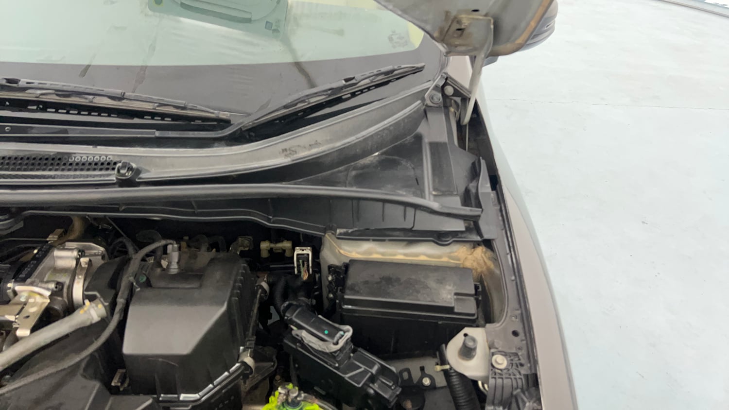 Used 2018 Honda City VX Petrol Petrol Manual engine ENGINE LEFT SIDE HINGE & APRON VIEW