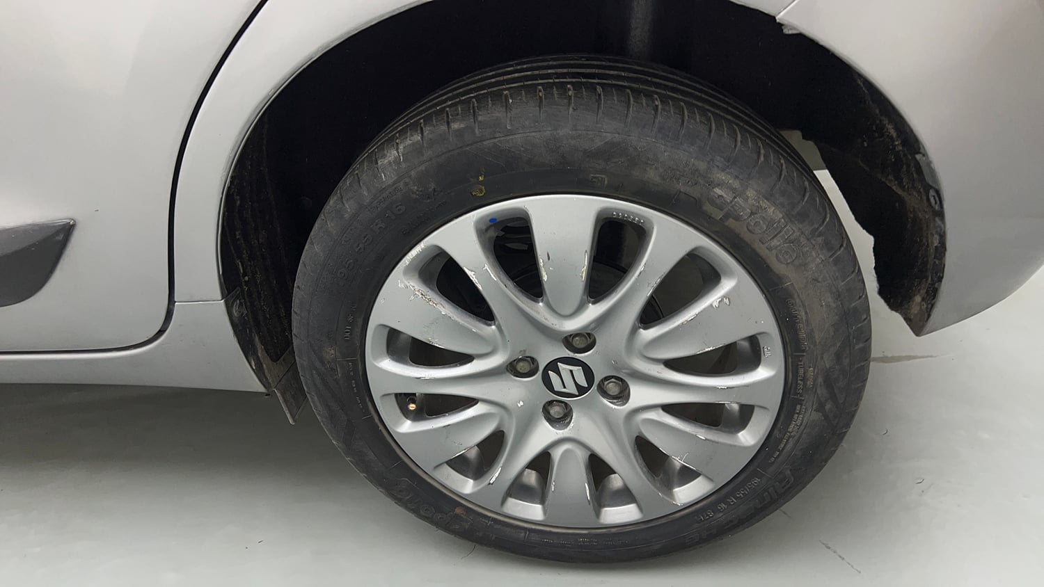 Used 2018 Maruti Suzuki Baleno Zeta 1.2 Petrol Manual tyres LEFT REAR TYRE RIM VIEW