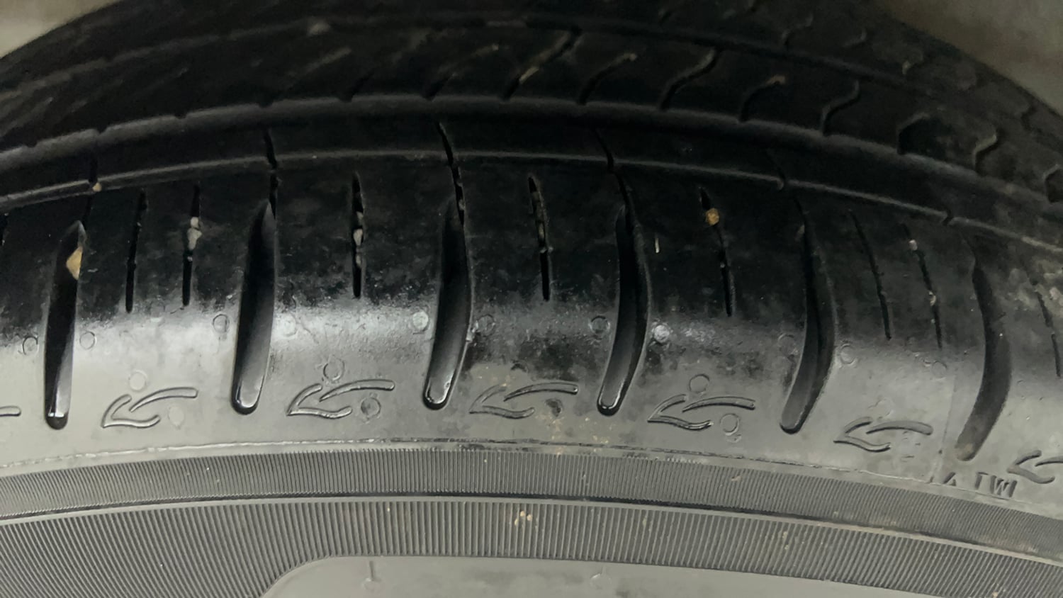 Used 2026 Hyundai Grand i10 Nios Sportz 1.2 Hy-CNG Duo Cng Manual tyres RIGHT REAR TYRE TREAD VIEW