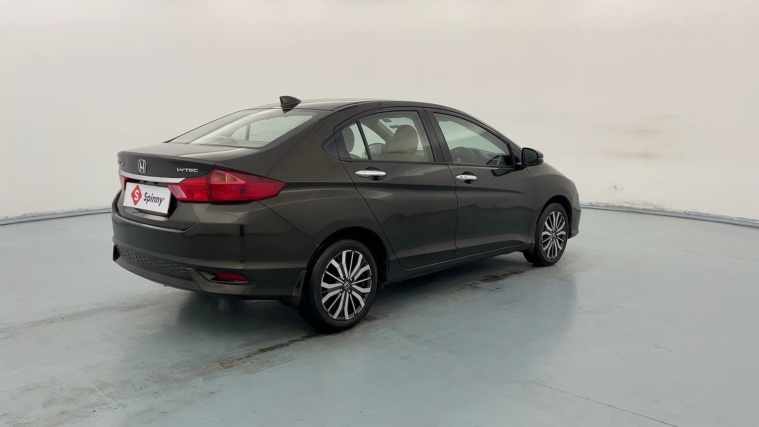 Used 2018 Honda City VX Petrol Petrol Manual exterior RIGHT REAR CORNER VIEW
