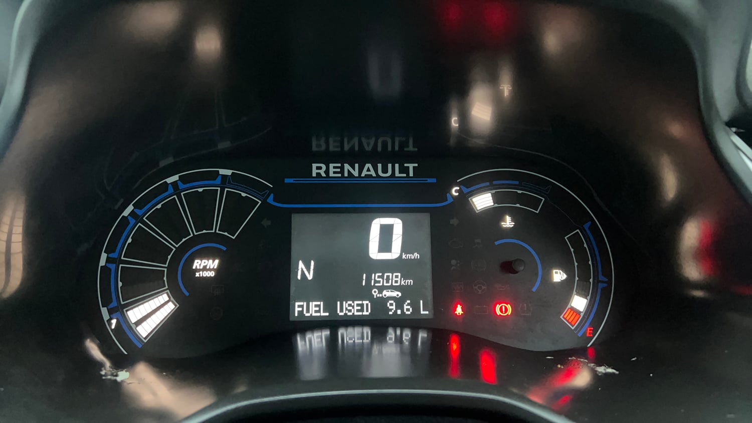 Used 2021 Renault Triber RXZ EASY-R AMT Petrol Automatic interior CLUSTERMETER VIEW