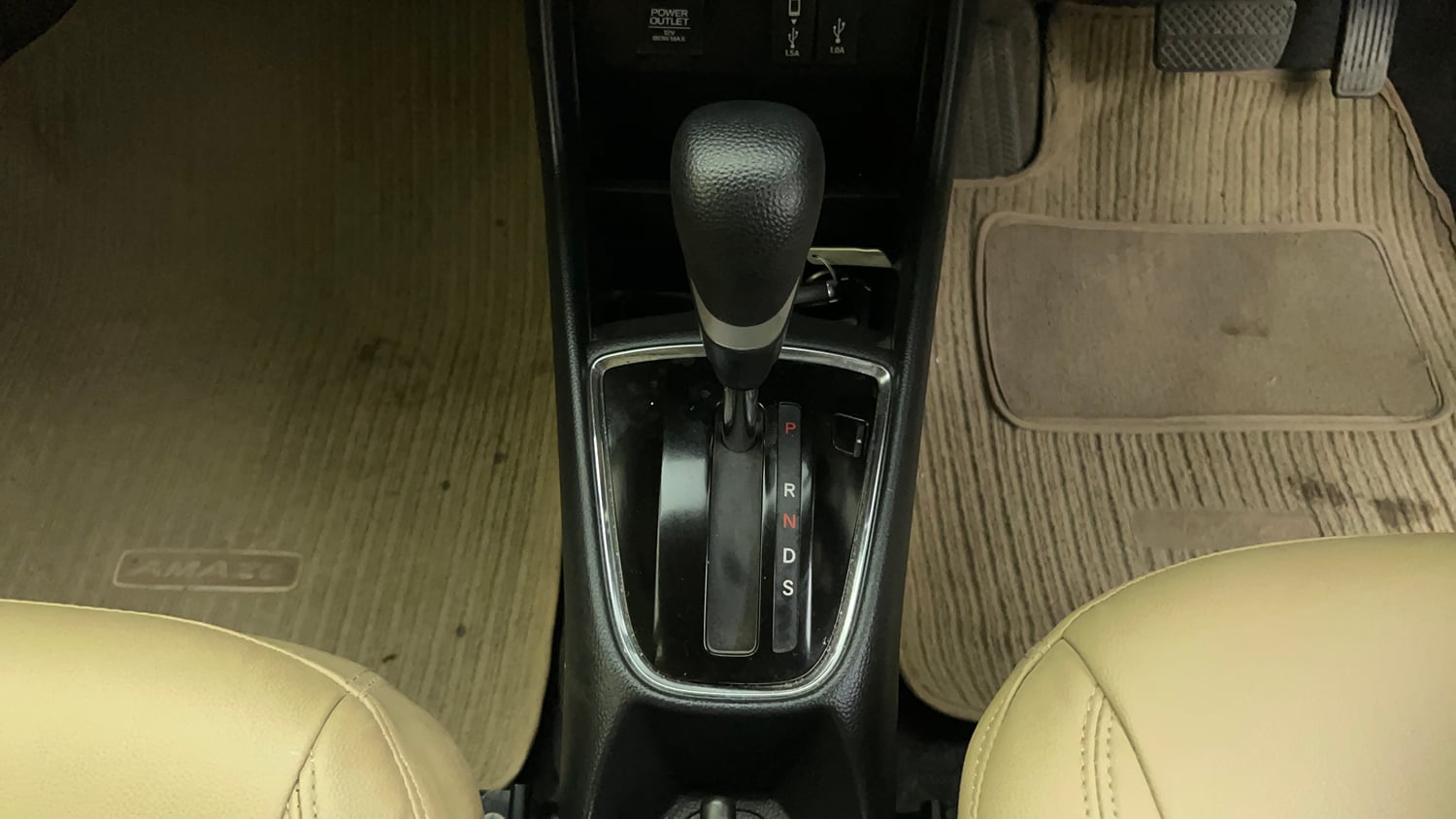 Used 2024 Honda Amaze VX 1.2 Petrol CVT Petrol Automatic interior GEAR  KNOB VIEW