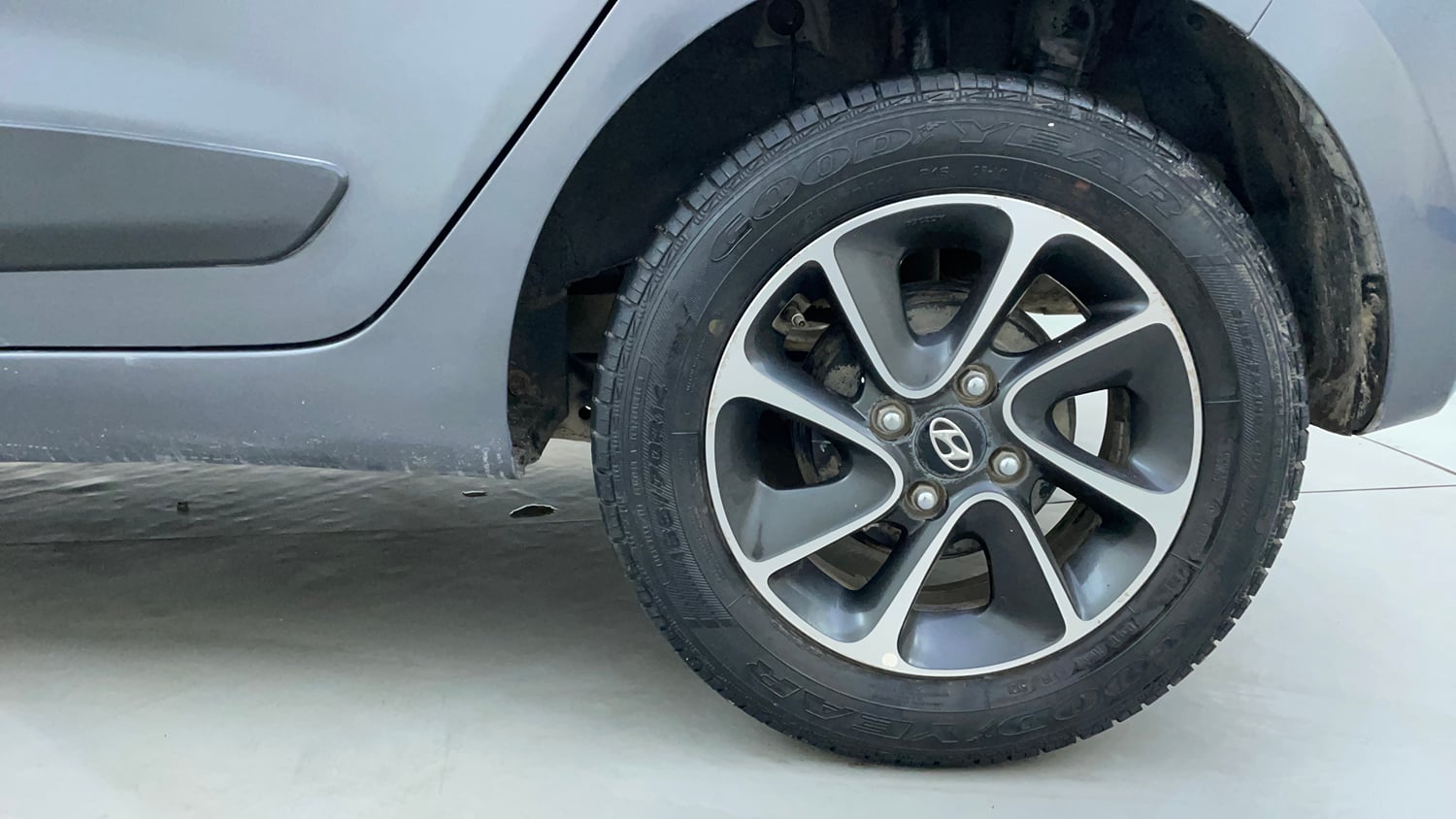 Used 2017 Hyundai Grand i10 Asta 1.2 Kappa VTVT Petrol Manual tyres LEFT REAR TYRE RIM VIEW