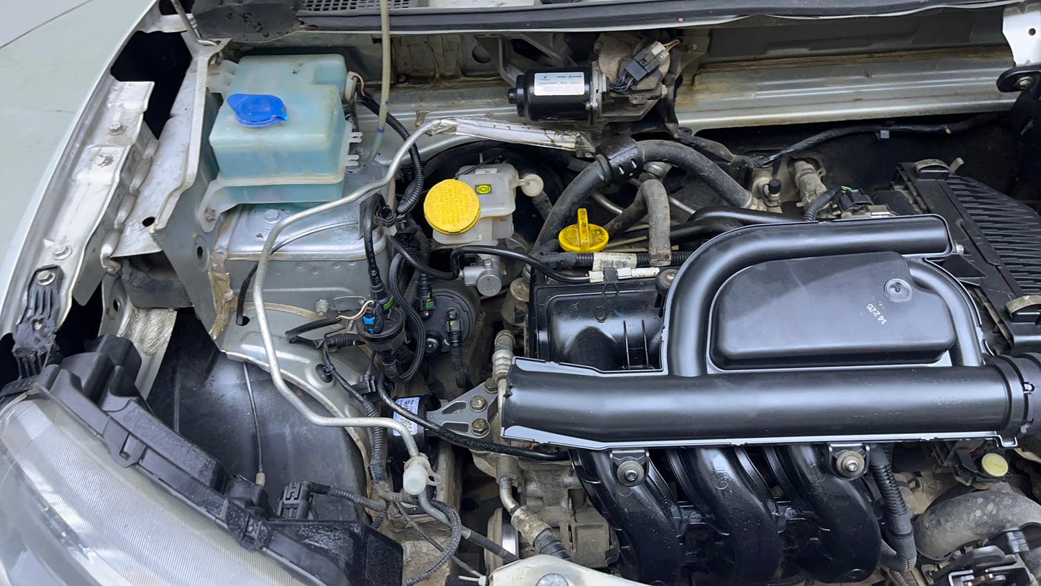 Used 2021 Renault Kwid RXL Petrol Manual engine ENGINE RIGHT SIDE VIEW