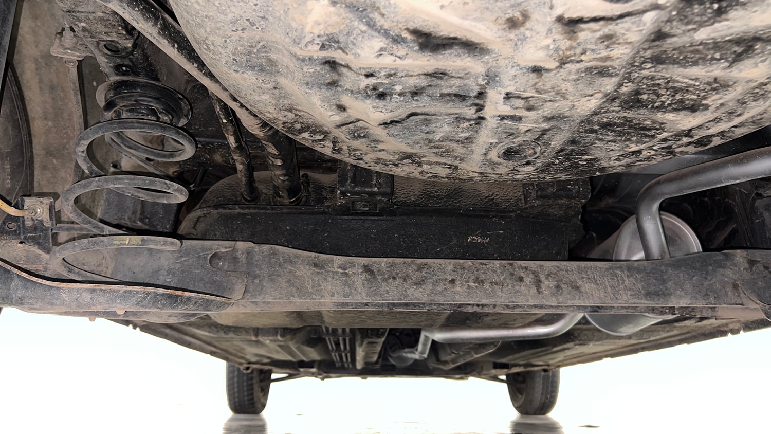 Used 2015 Datsun GO T Petrol Manual extra REAR UNDERBODY VIEW (TAKEN FROM REAR)
