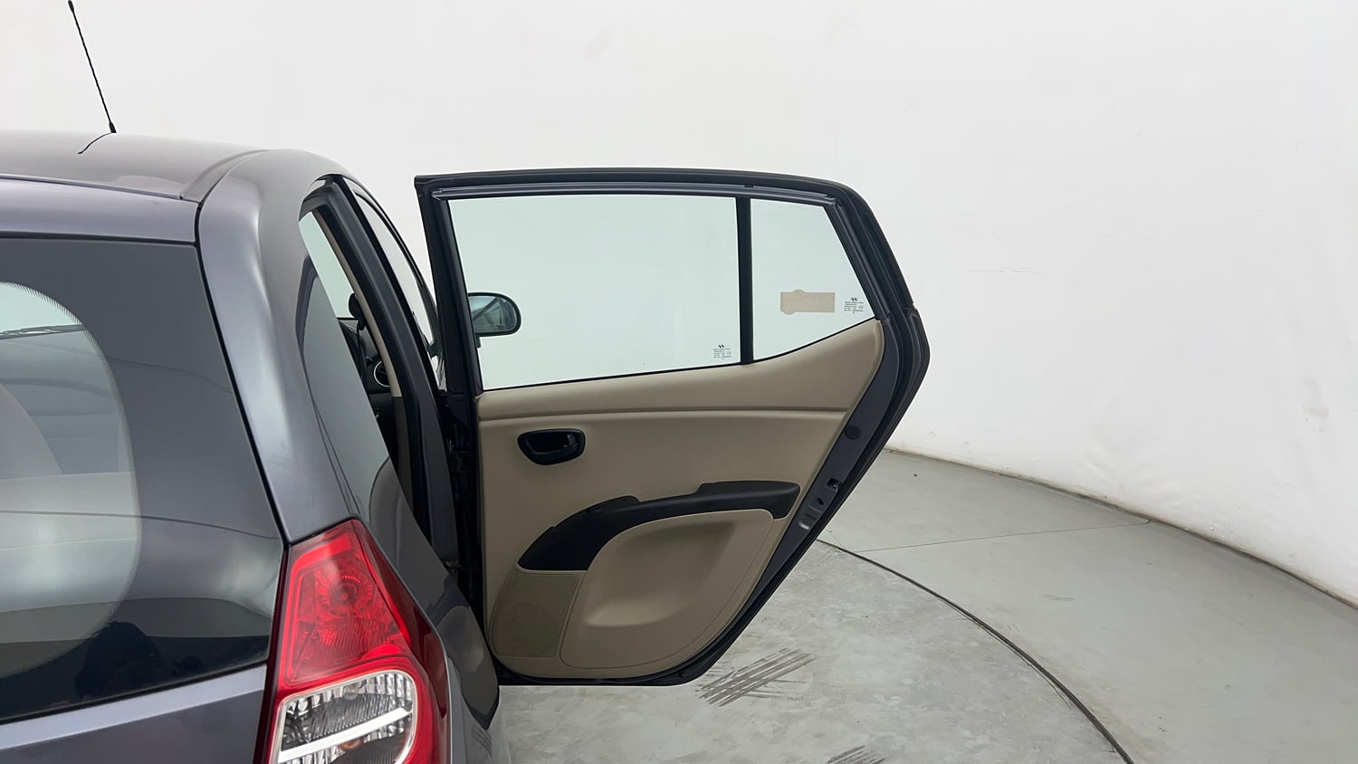 Used 2016 Hyundai i10 Magna 1.1 iRDE2 Petrol Manual interior RIGHT REAR DOOR OPEN VIEW