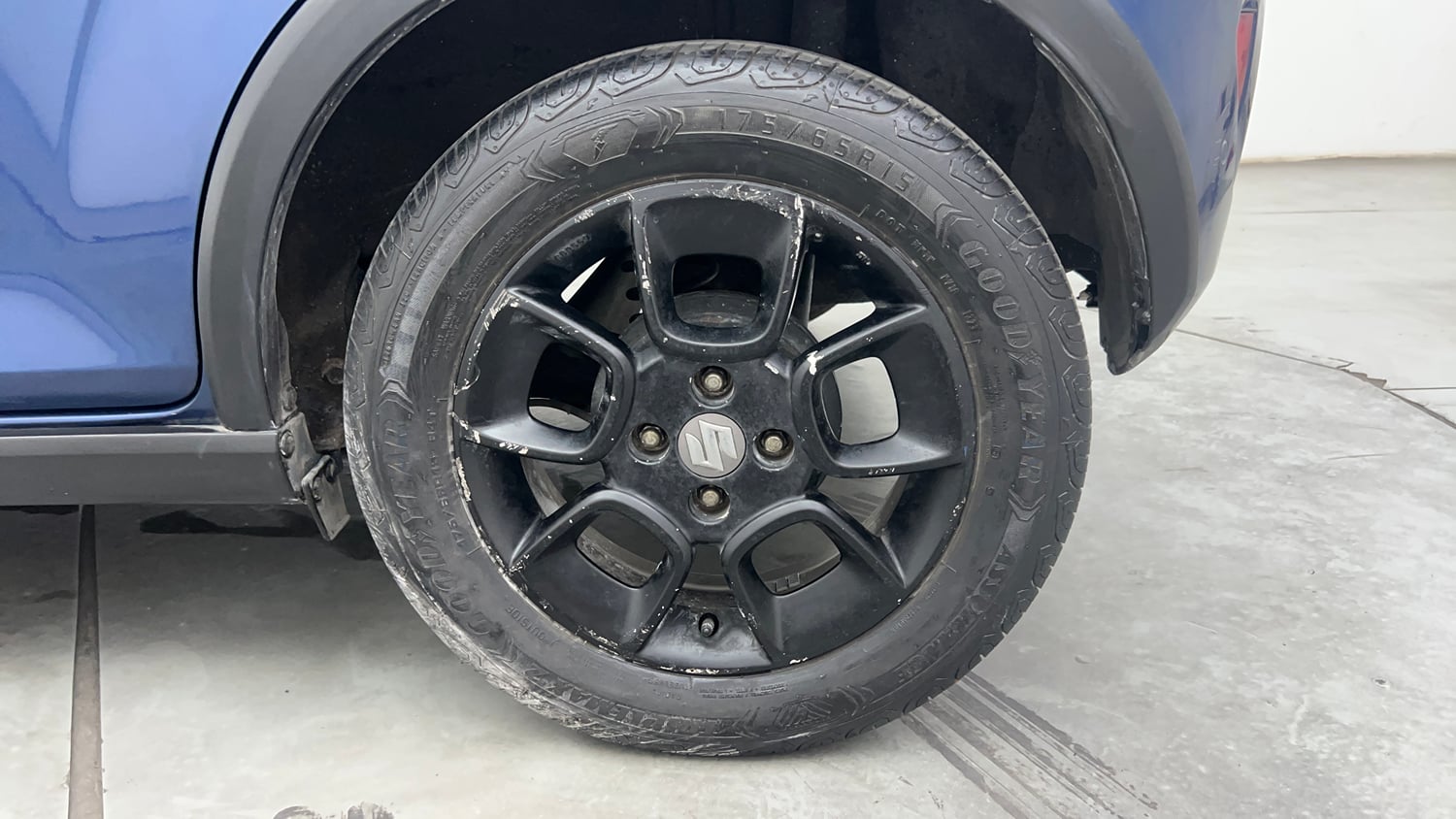 Used 2020 Maruti Suzuki Ignis Zeta 1.2 AMT Petrol Automatic tyres LEFT REAR TYRE RIM VIEW