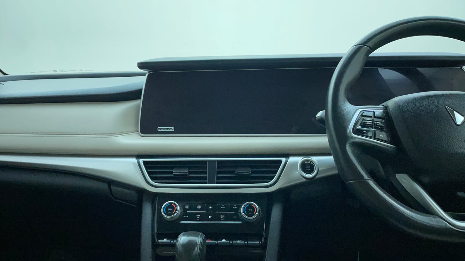Used 2026 Mahindra XUV700 AX 7 Petrol AT Luxury Pack 7 STR Petrol Automatic interior MUSIC SYSTEM & AC CONTROL VIEW