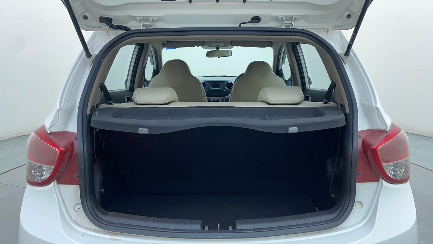 Used 2014 Hyundai Grand i10 Asta AT 1.2 Kappa VTVT Petrol Automatic interior DICKY INSIDE VIEW