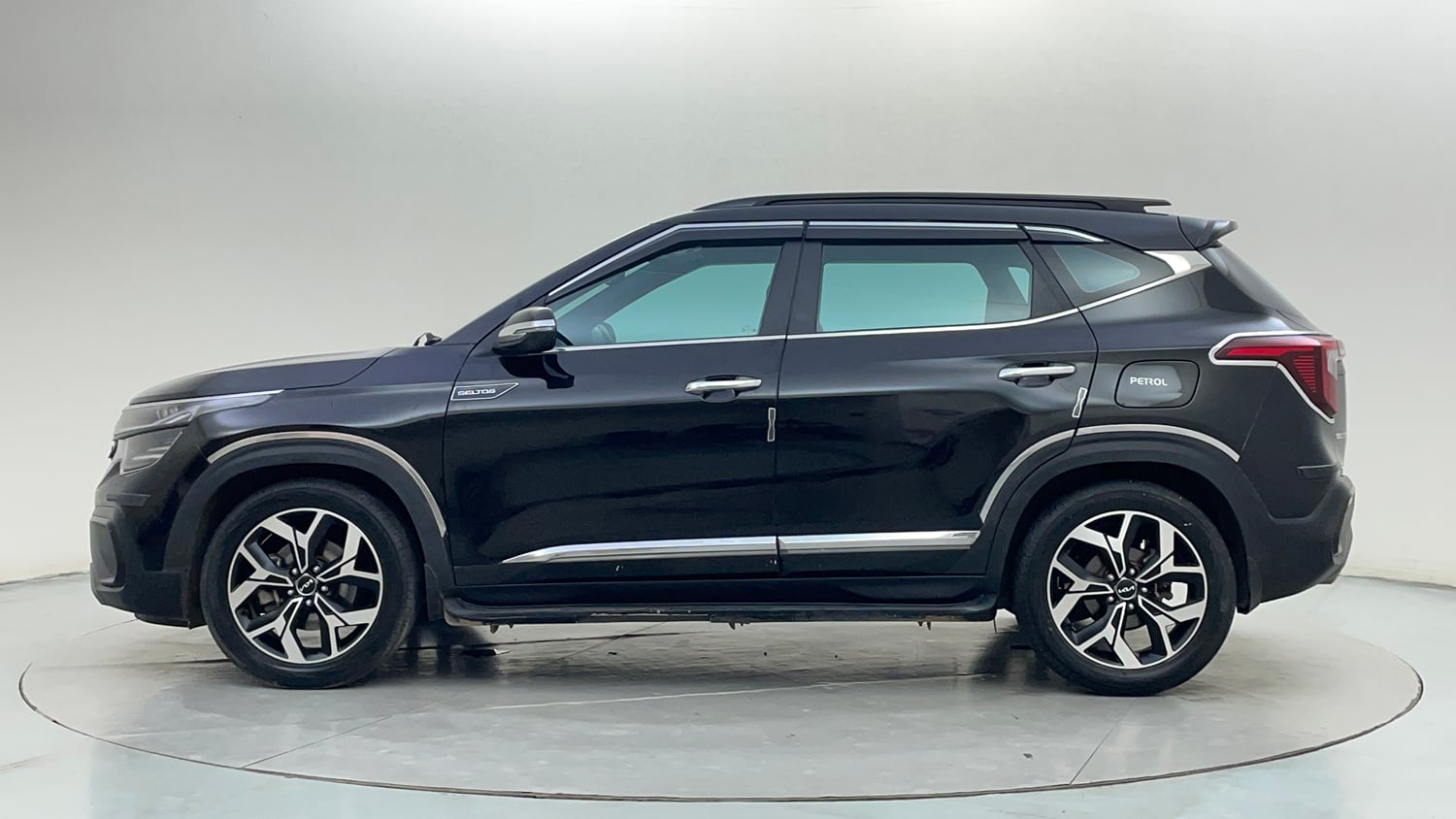 Used 2023 Kia Seltos GTX Plus 1.5 Turbo Petrol DCT Petrol Automatic exterior LEFT SIDE VIEW