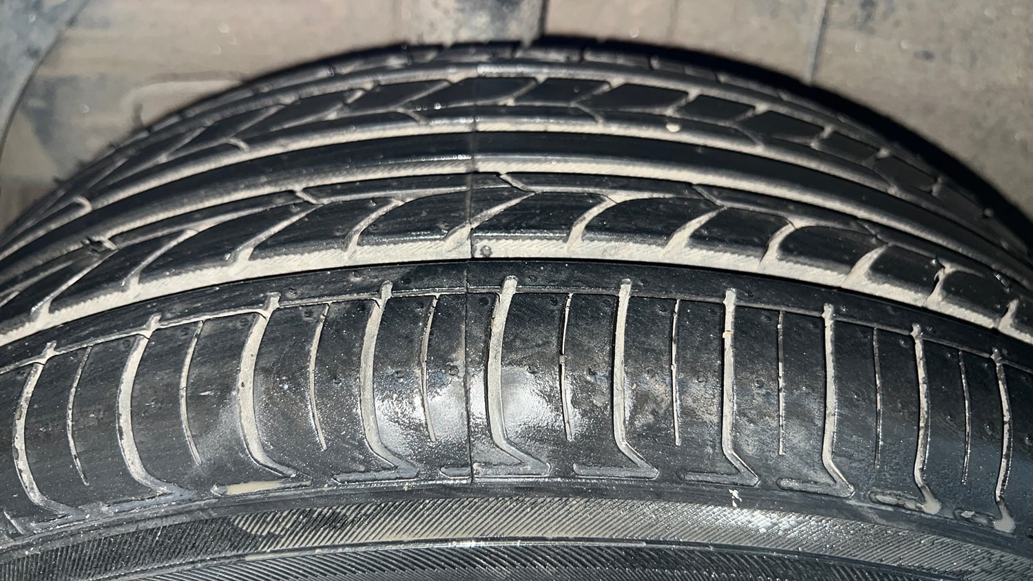 Used 2019 Hyundai Elite i20 Magna Executive 1.2 Petrol Manual tyres RIGHT REAR TYRE TREAD VIEW