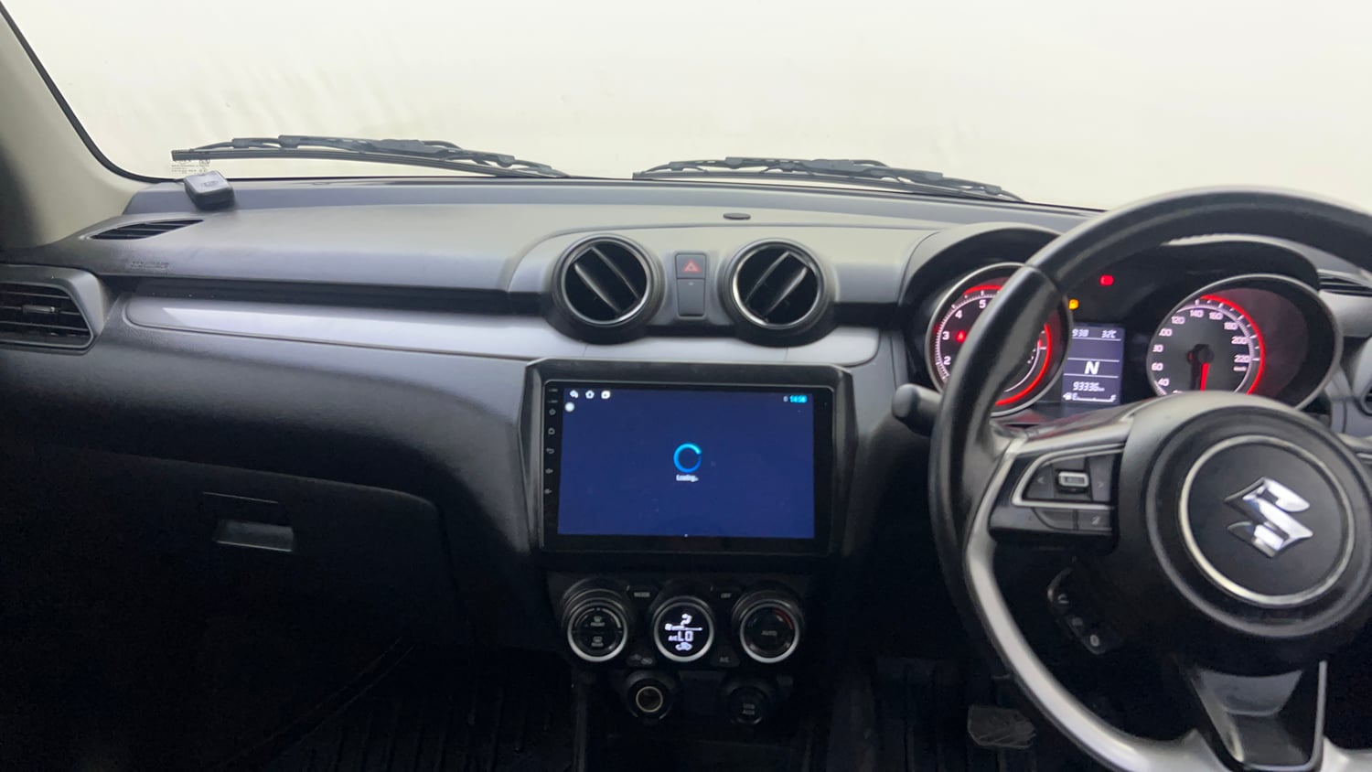Used 2018 Maruti Suzuki Swift ZXi AMT Petrol Automatic interior MUSIC SYSTEM & AC CONTROL VIEW