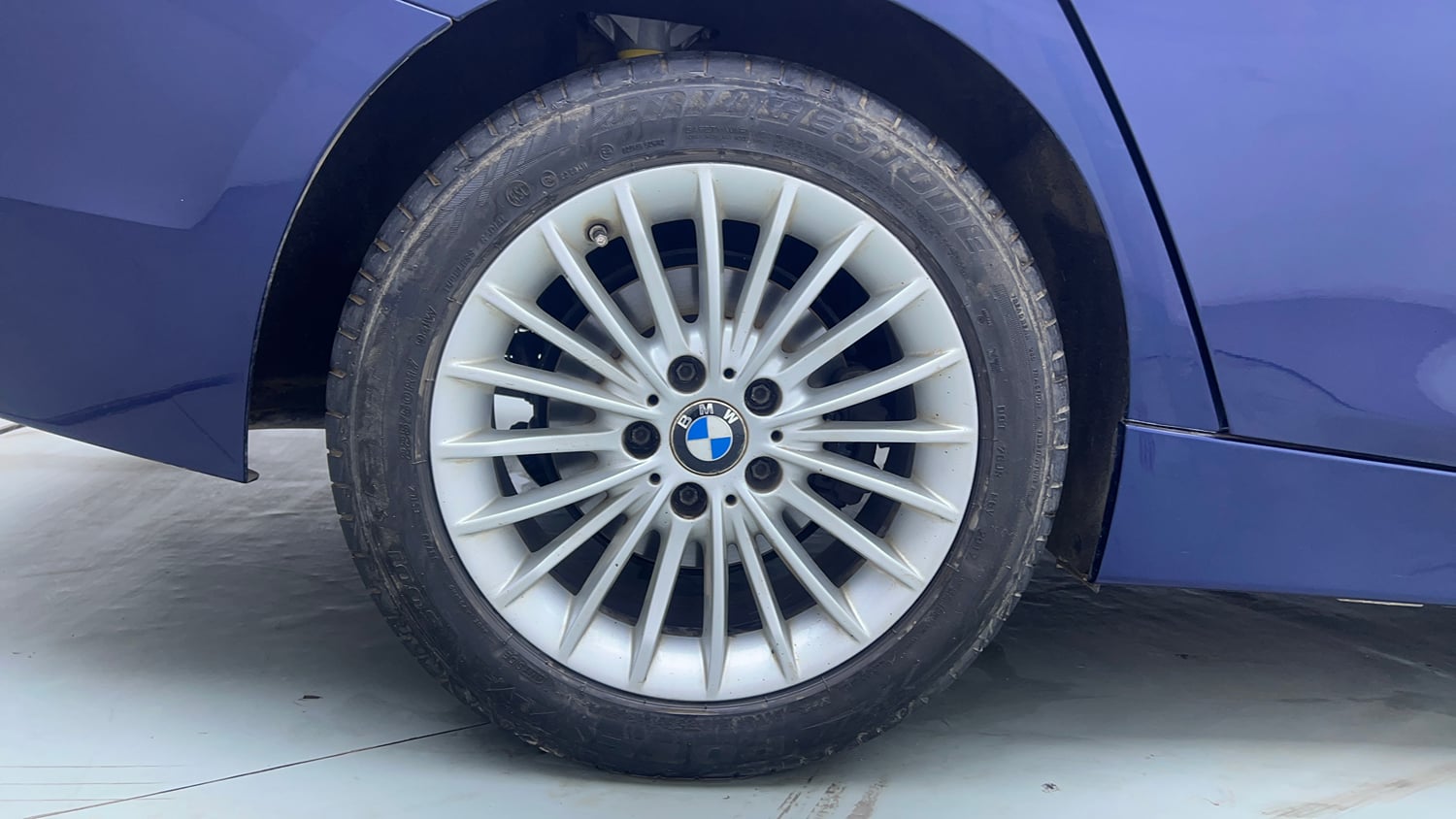 Used 2018 BMW 3 Series 320d Luxury Line Diesel Automatic tyres RIGHT REAR TYRE RIM VIEW